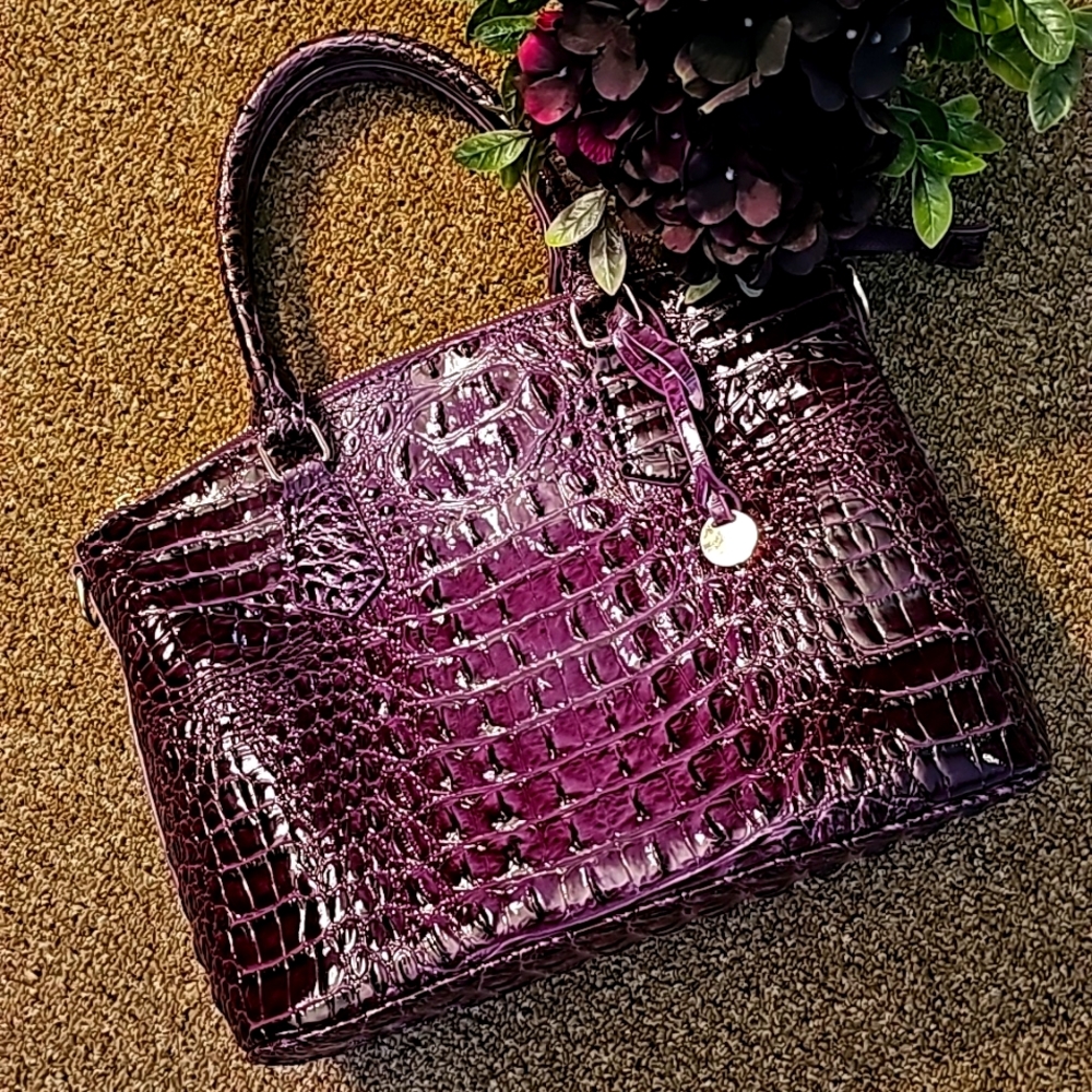 LIKE NEW! Handbag - Picture 2 of 16